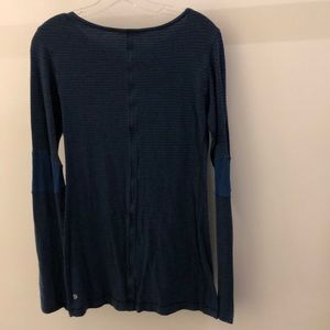 lululemon athletica Tops - Lululemon blue and gray stripe LS top, sz 8, 68412 lululemon athletica Tops - Lululemon blue and gray stripe LS top, sz 8, 68412